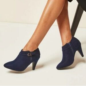 Elegant Navy Heeled Boots, Size 9